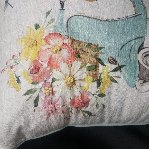 Isaac Mizrahi NWT Multicolor Floral with Bunny on Scooter Pillow - Picture 4 of 7